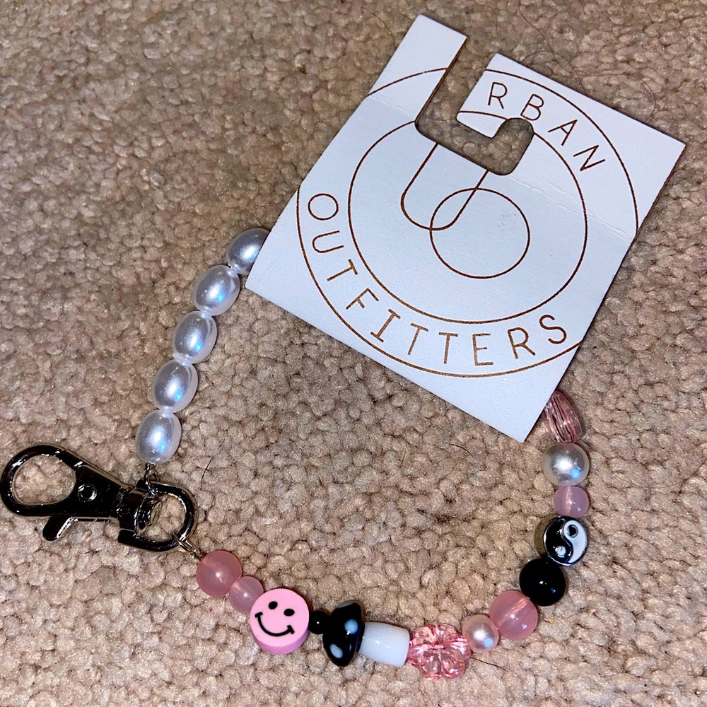 Urban Outfitters Alyssa Pearl Chain Keychain